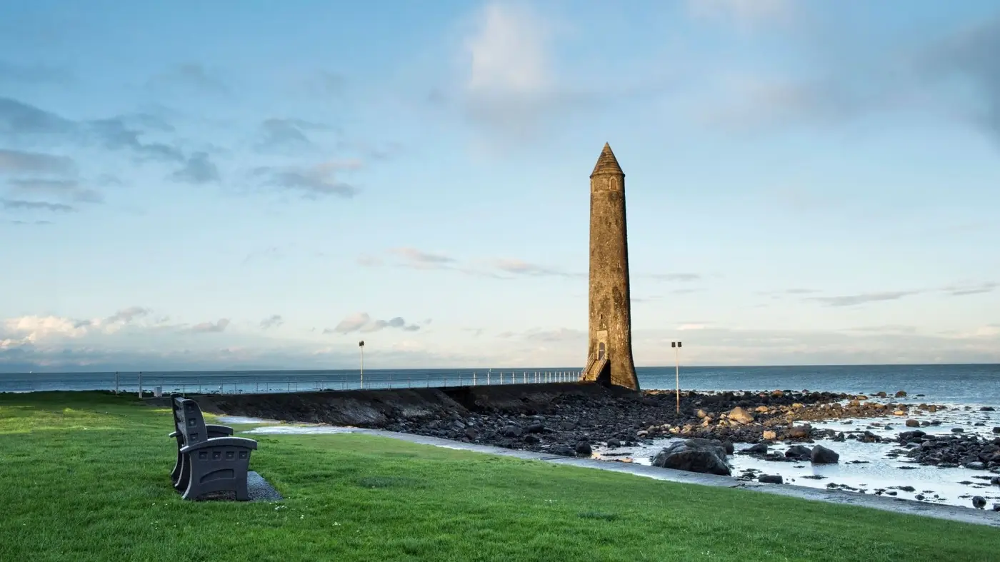 Puerto, litoral y ciudad de Larne, en el condado de Antrim, Irlanda del Norte