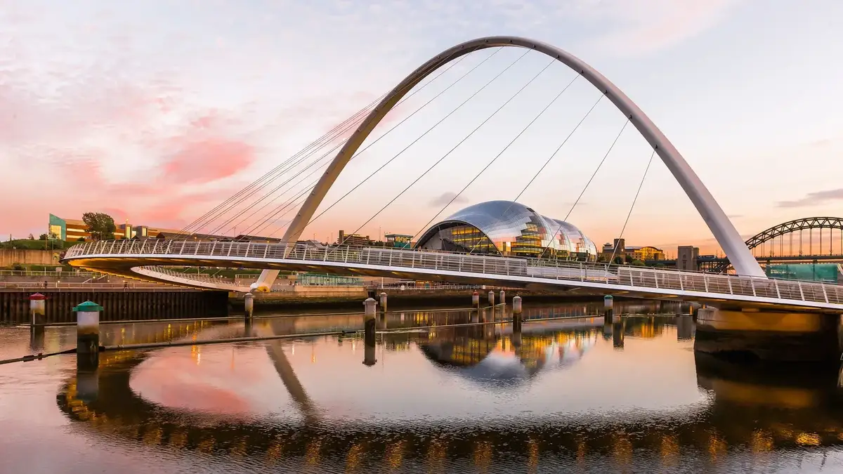 Puentes de Newcastle upon Tyne y paisaje urbano de Quayside, en el nordeste de Inglaterra