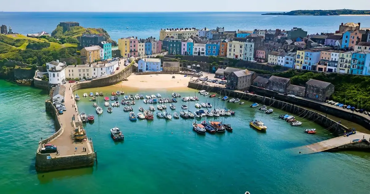 Paseo marítimo de Pembroke Dock y paisaje costero de Pembrokeshire, Gales