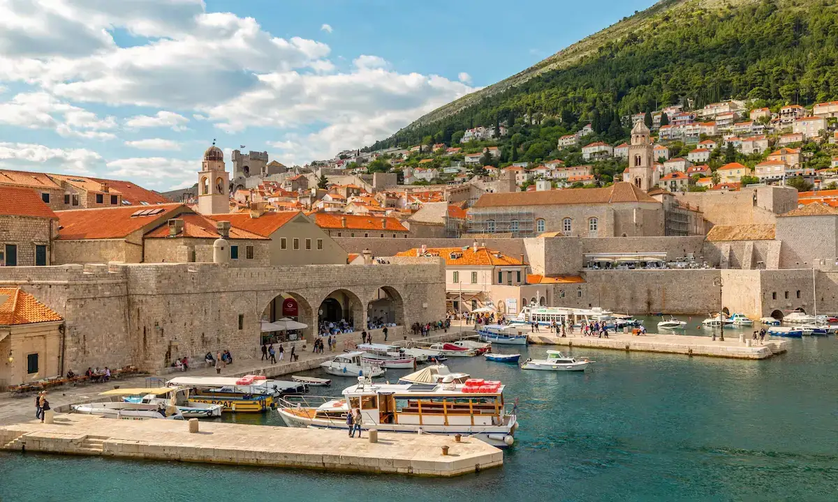 Costa de Ploče, lagos de Baćina y paisaje dálmata en Croacia