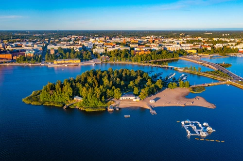 Ciudad de Vaasa, paseo marítimo y paisaje de Kvarken en el oeste de Finlandia