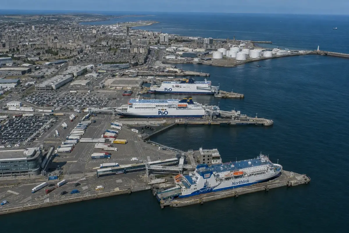 Terminal de ferry y puerto de Aberdeen