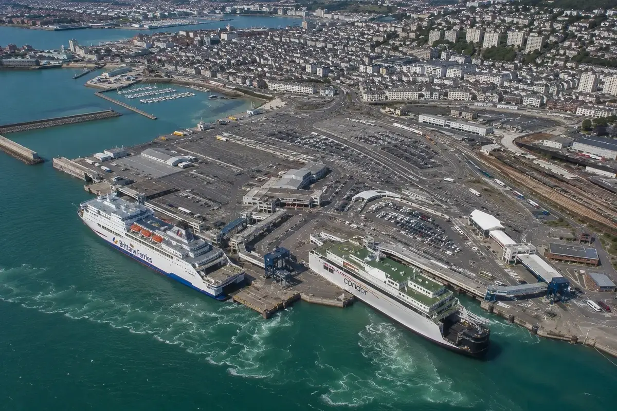 Terminal de ferris de pasajeros de Cherbourg, Normandía