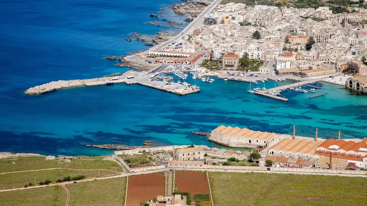 Favignana – puerto y destino de ferry