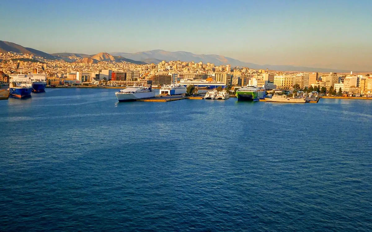 Filicudi – puerto y destino de ferry
