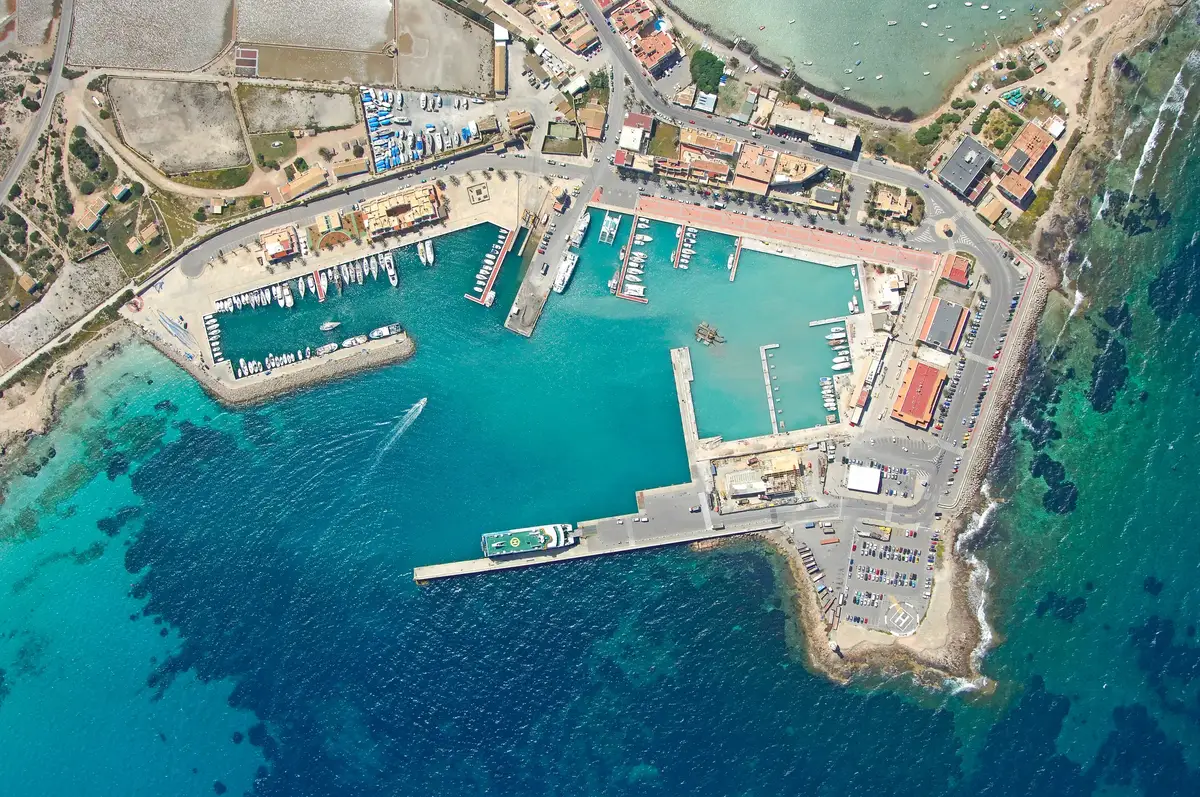 La Savina y el litoral de Formentera