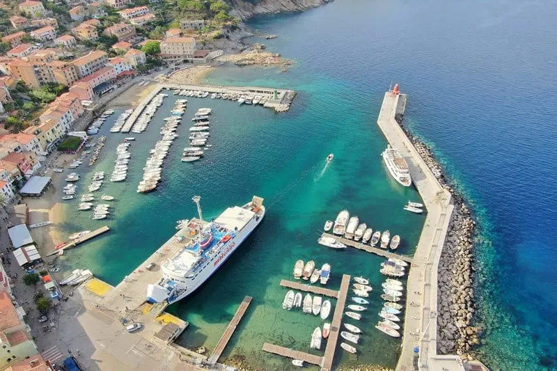 Giannutri – puerto y destino de ferry