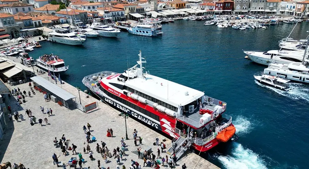 Hydra – puerto y destino de ferry