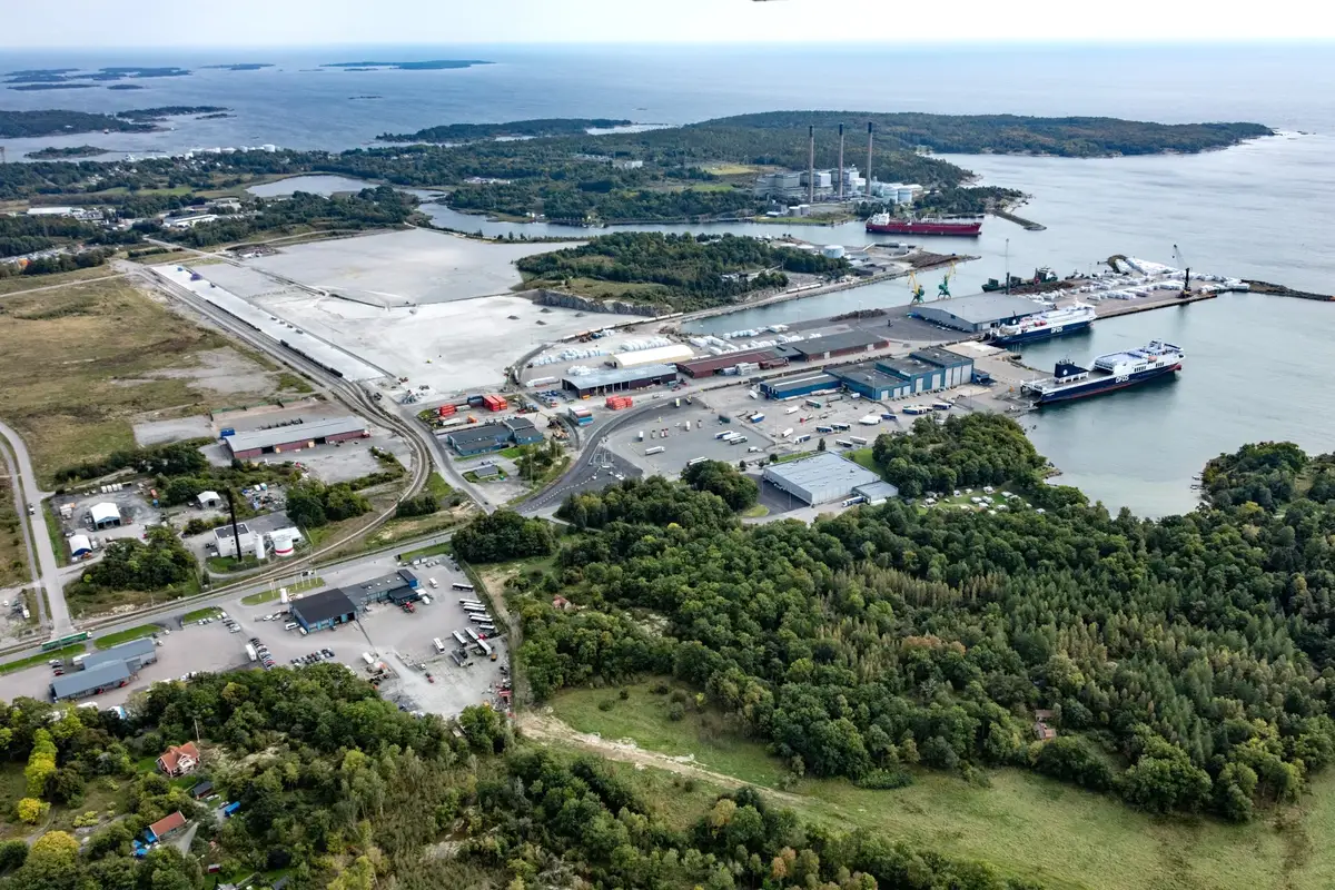 Vista aérea de la terminal de ferry de Karlshamn en Suecia