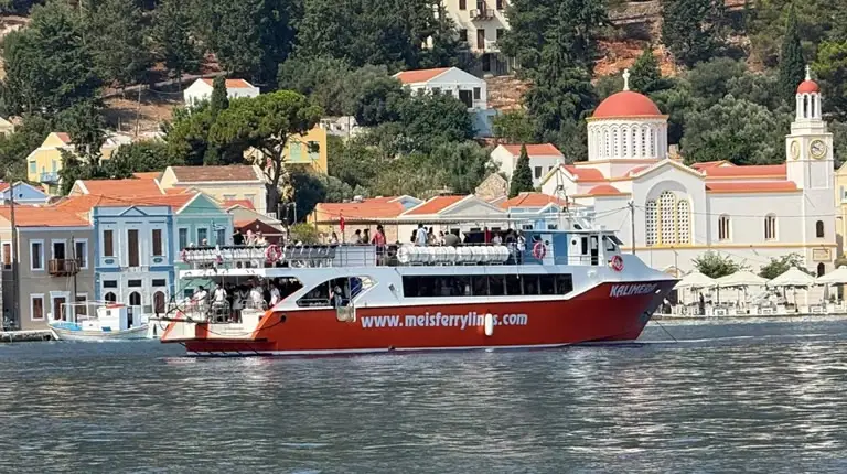 Kastellorizo – puerto y destino de ferry