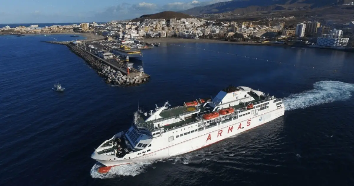 Los Cristianos – puerto y destino de ferry