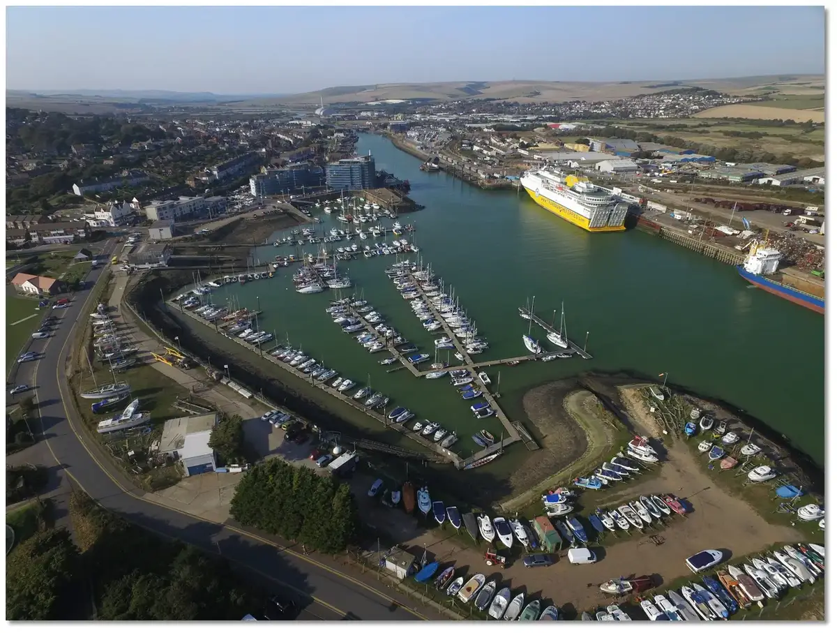 Newhaven – puerto y destino de ferry