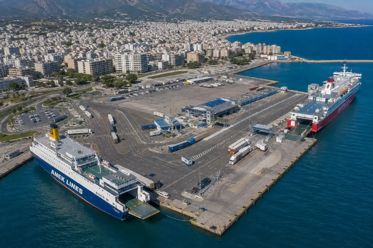 Puerto de ferry de Patras