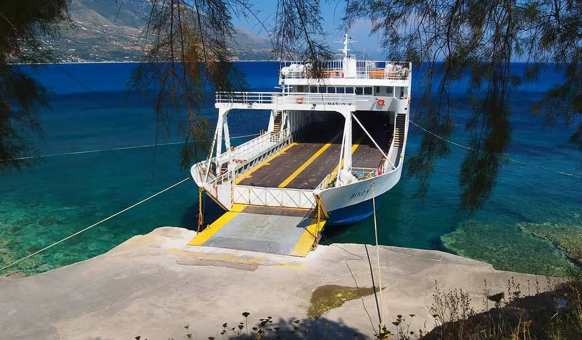 Pesada (Kefalonia) – puerto y destino de ferry