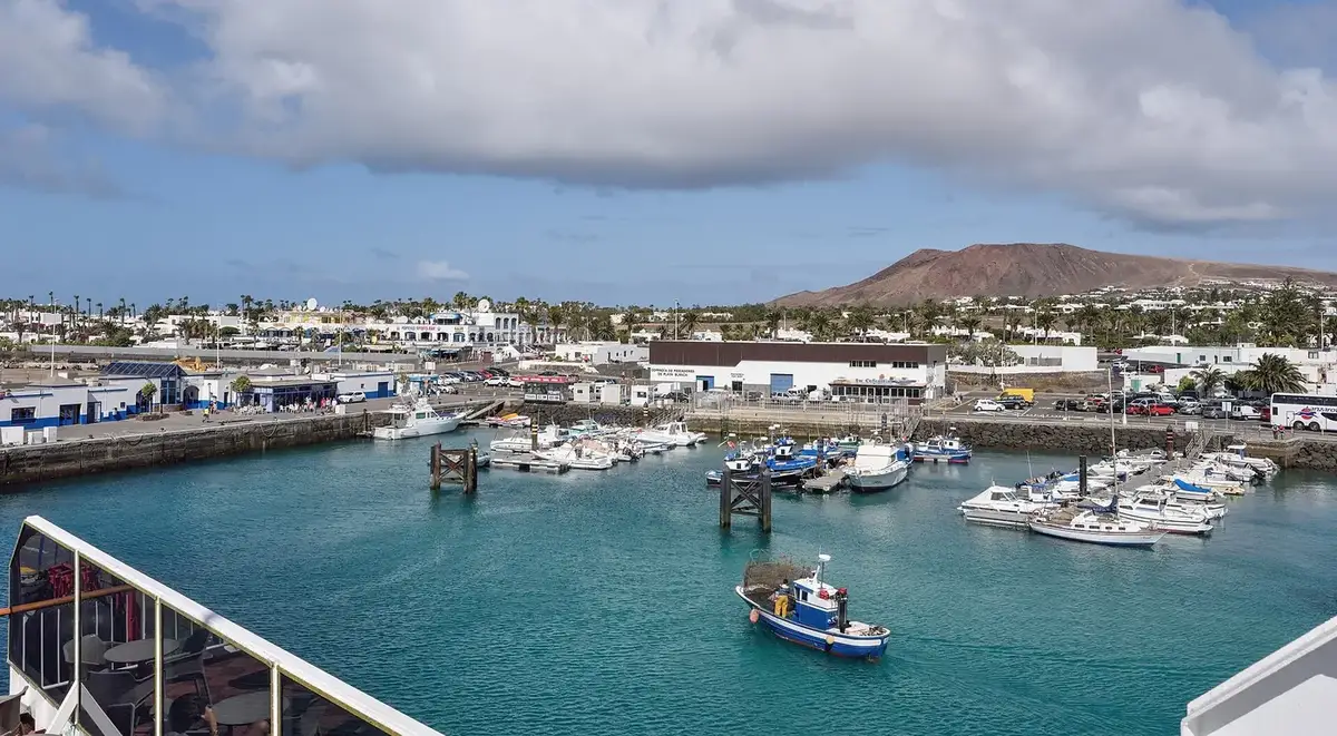 Puerto y zona de ferris de Playa Blanca, Lanzarote
