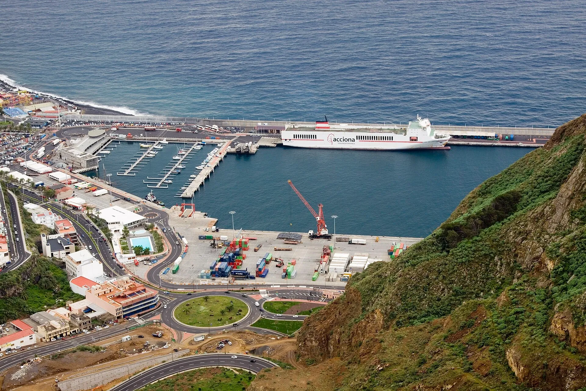 Santa Cruz de La Palma – puerto y destino de ferry