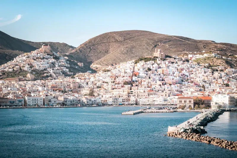 Syros – puerto y destino de ferry