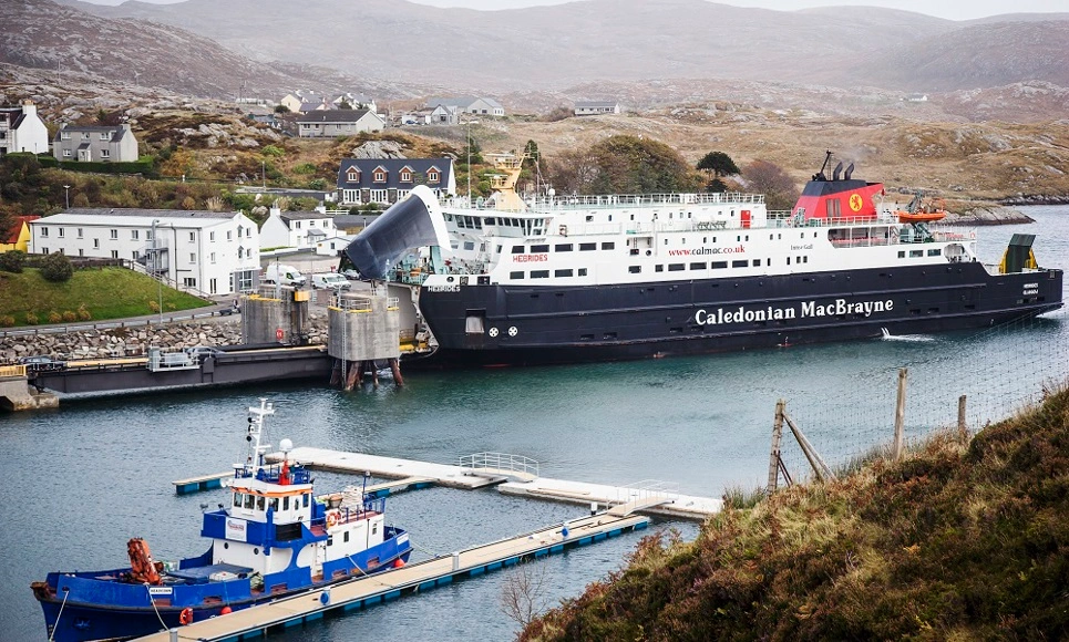 Tarbert (Harris) – puerto y destino de ferry
