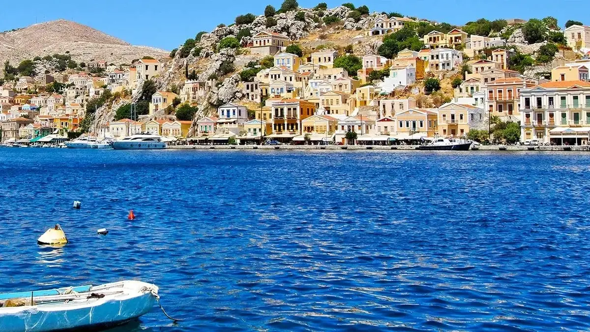 Tilos – puerto y destino de ferry