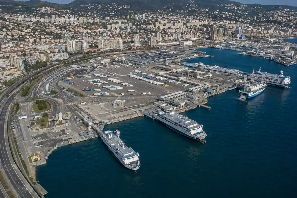 Puerto de ferry de Toulon