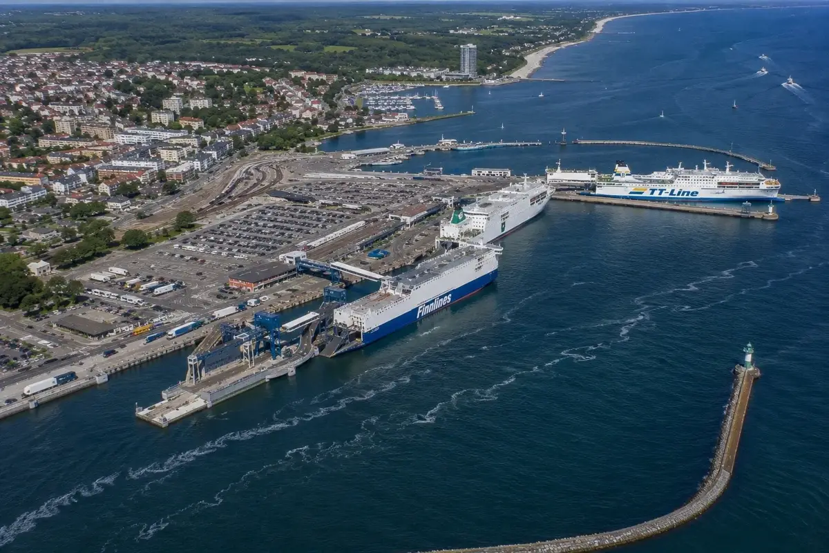 Ferry de pasajeros en la ruta Travemünde–Malmö