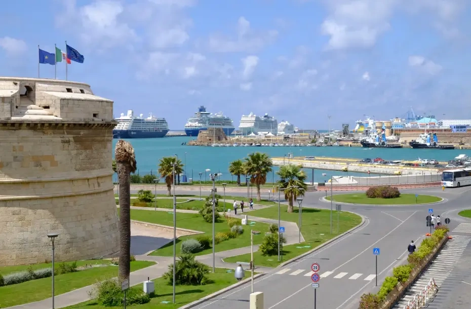 Tunis – puerto y destino de ferry
