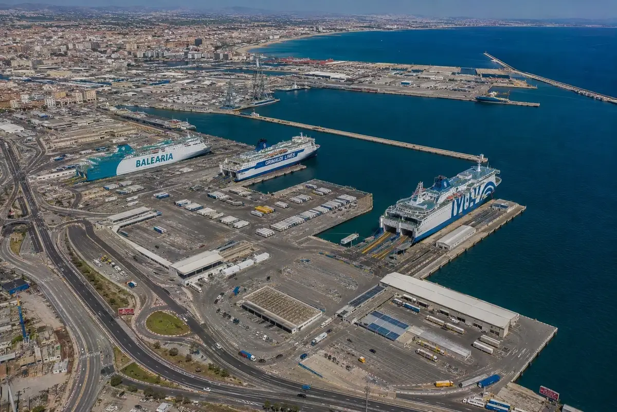 Puerto de ferry de Valencia