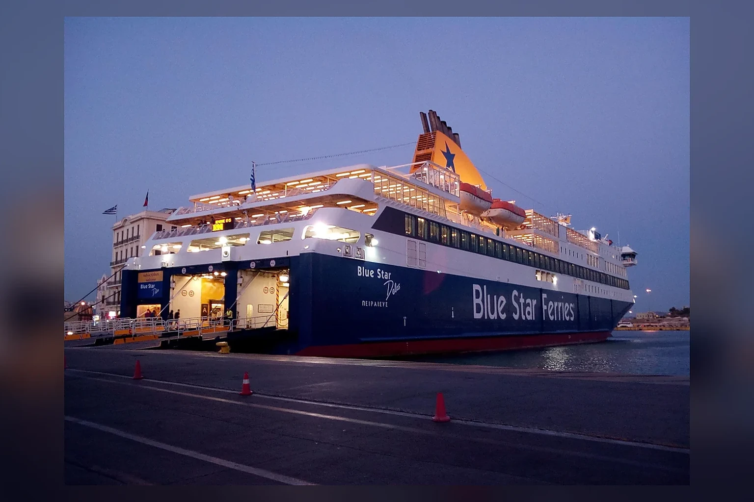 Ferry de Blue Star Ferries