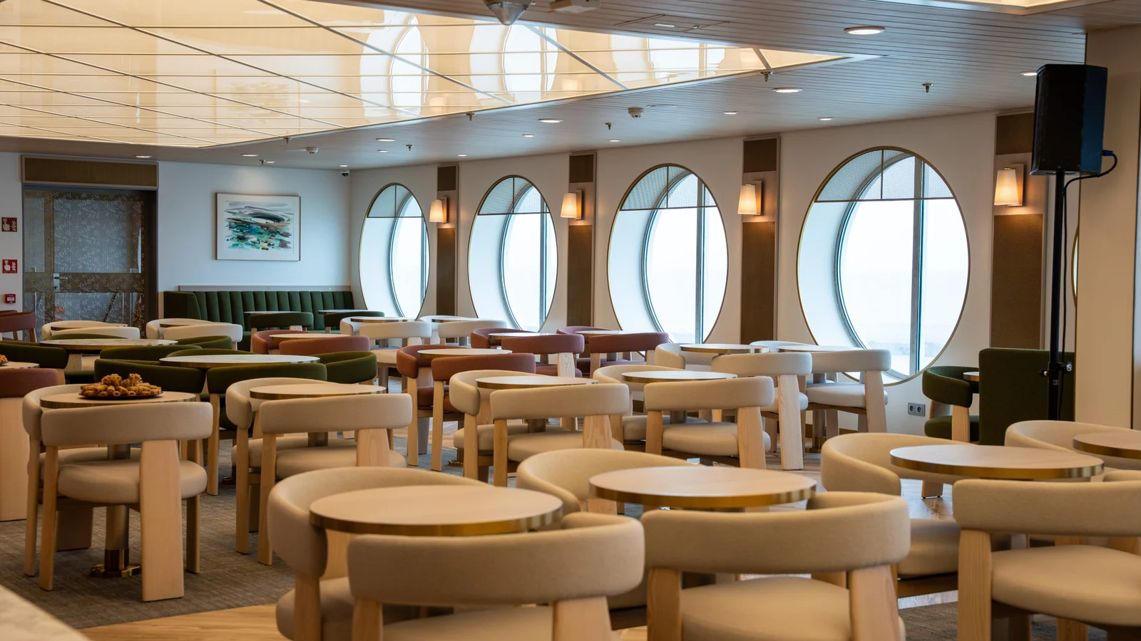 Restaurante a bordo de un buque de Brittany Ferries