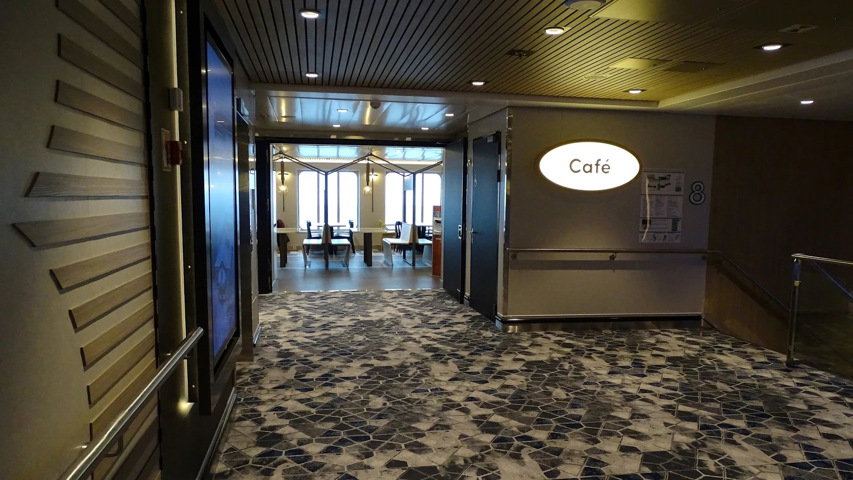 Zona de cafetería a bordo del Aurora Botnia