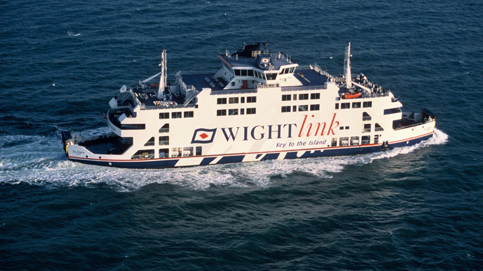 Ferry para vehículos St Clare de Wightlink en el Solent