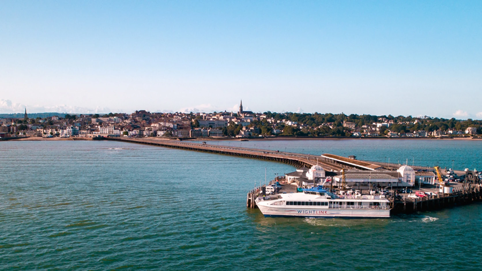 Wightlink FastCat en Ryde Pier Head en la Isla de Wight