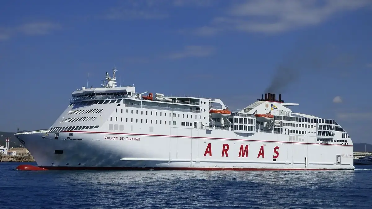 Ferry de Naviera Armas